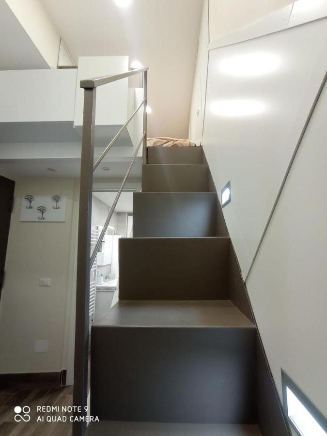 Appartamento The Small House In Napoli Esterno foto